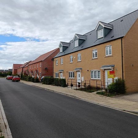 3 Bedroom Townhouse Near Bicester Village Exterior photo