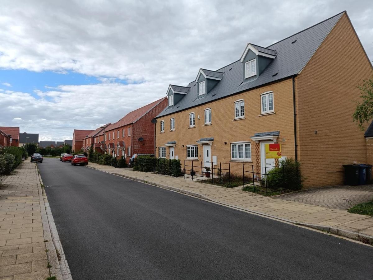 3 Bedroom Townhouse Near Bicester Village Exterior photo
