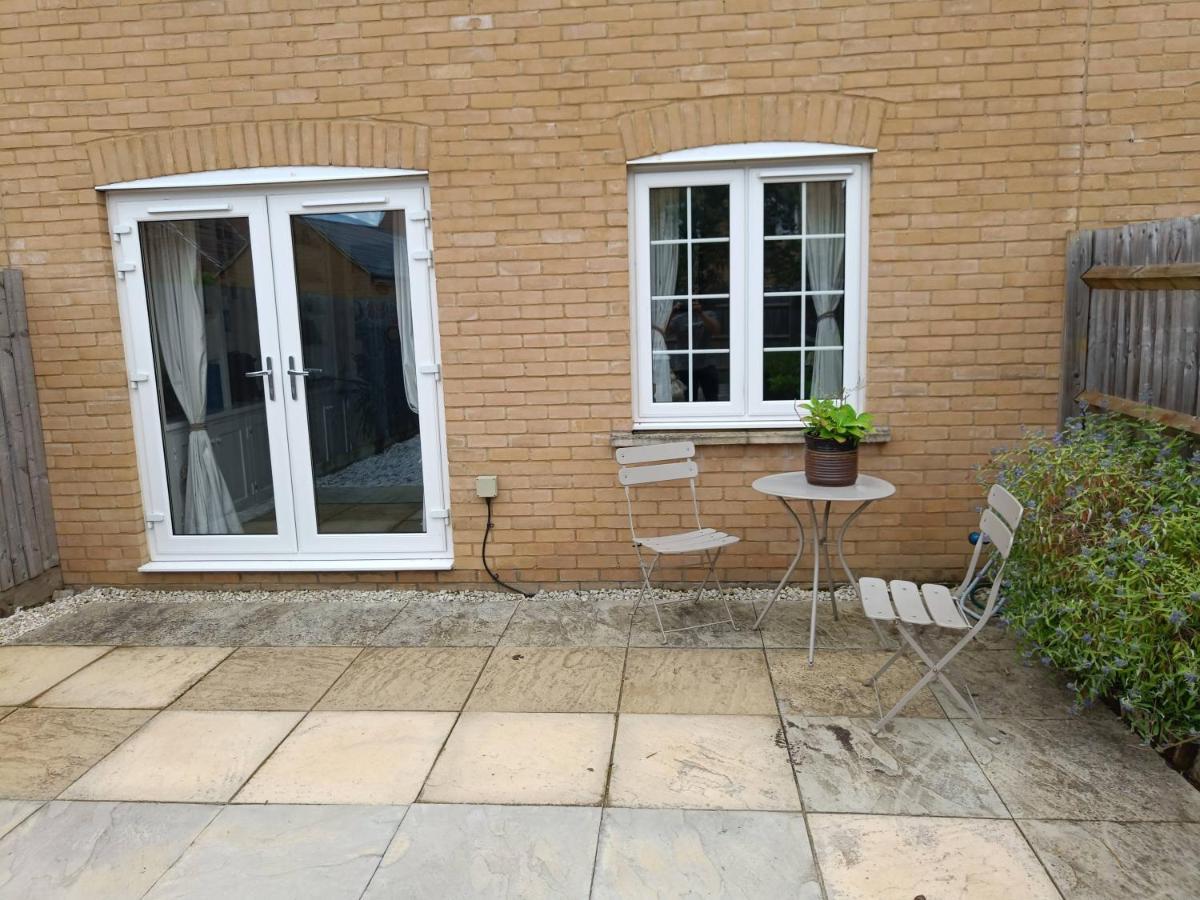 3 Bedroom Townhouse Near Bicester Village Exterior photo